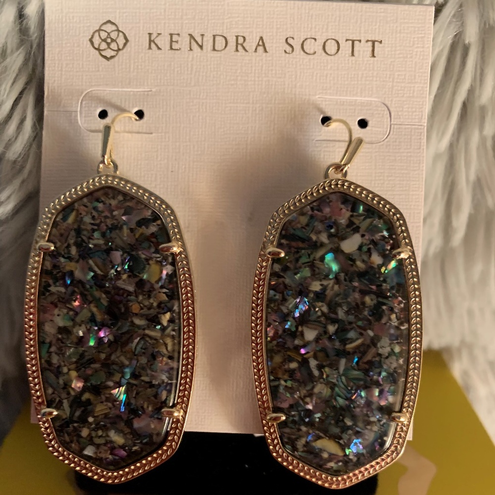 NWT Kendra Scott Danielle Gold Drop Earrings